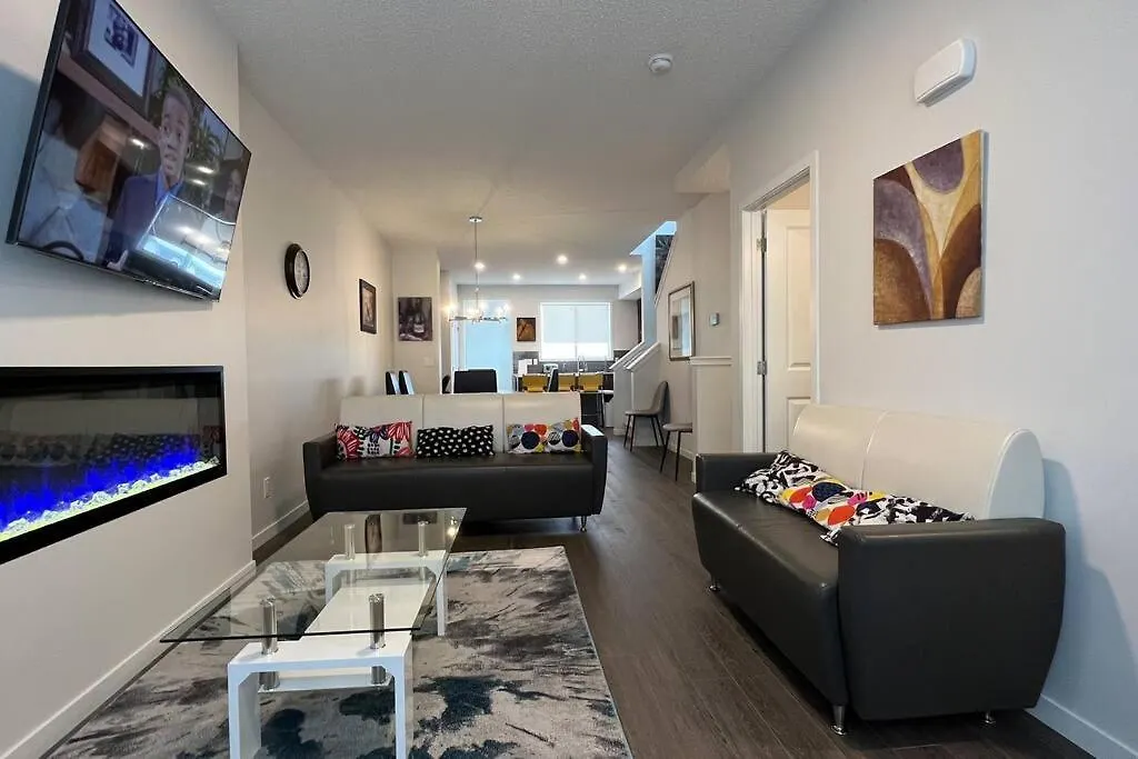 Apartment Brand New 4-Bed Room House Calgary
