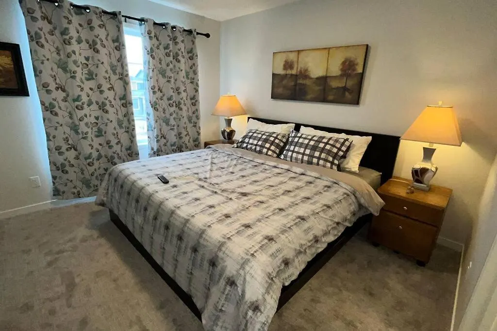 Brand New 4-Bed Room House Calgary 0*,