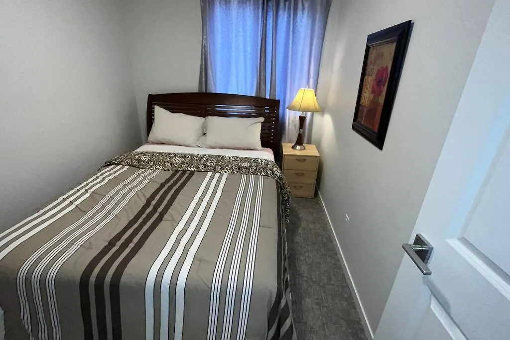 Apartment Brand New 4-Bed Room House Calgary