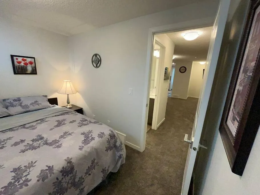 Apartment Brand New 4-Bed Room House Calgary Canada